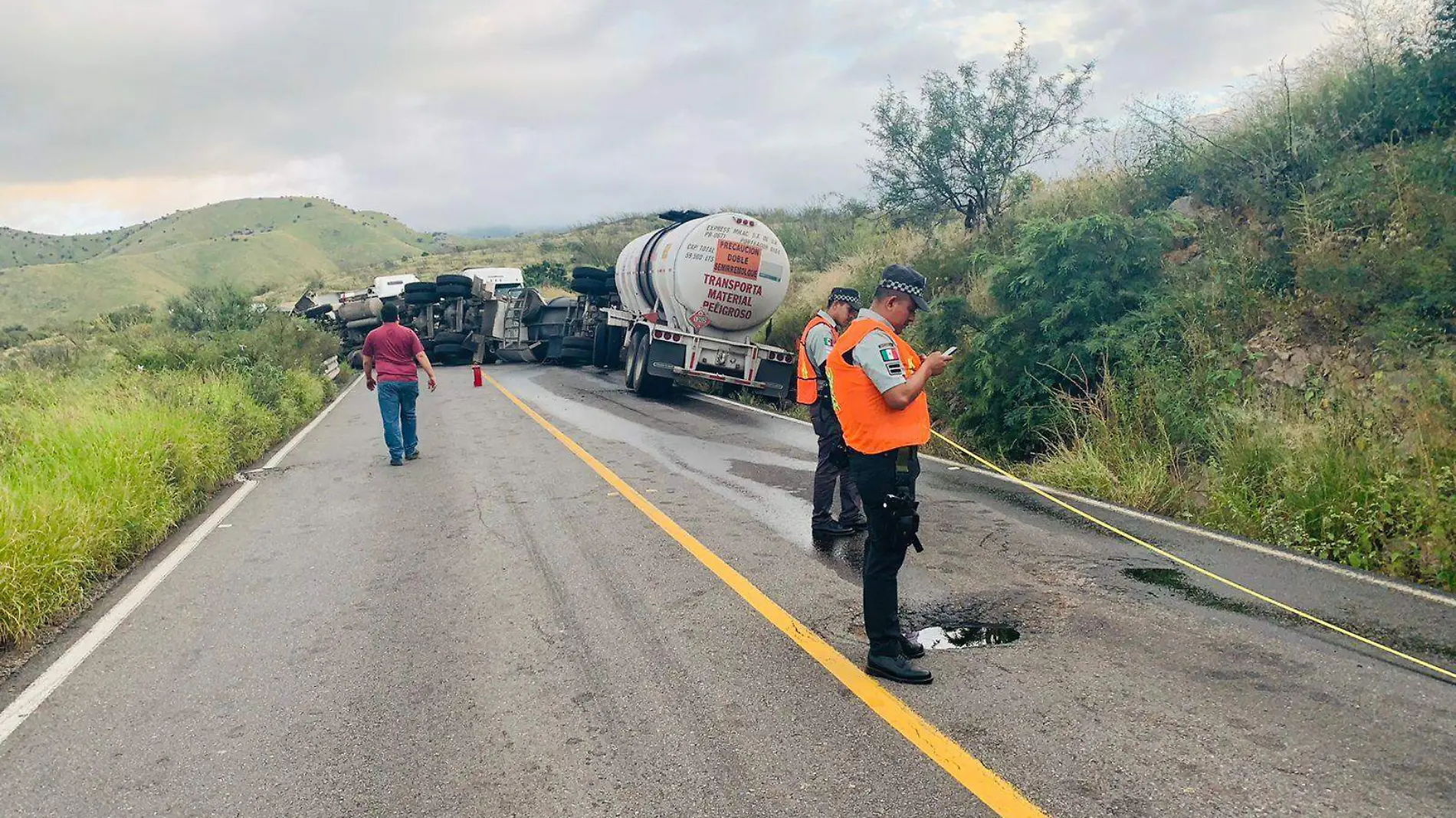 Carretera cerrada (3)